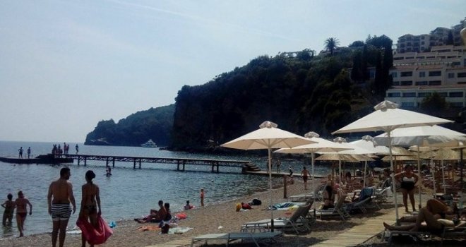 Šta vas čeka u Crnoj Gori: Konobari se ne bude prije 9 sati, ali su zato cijene...