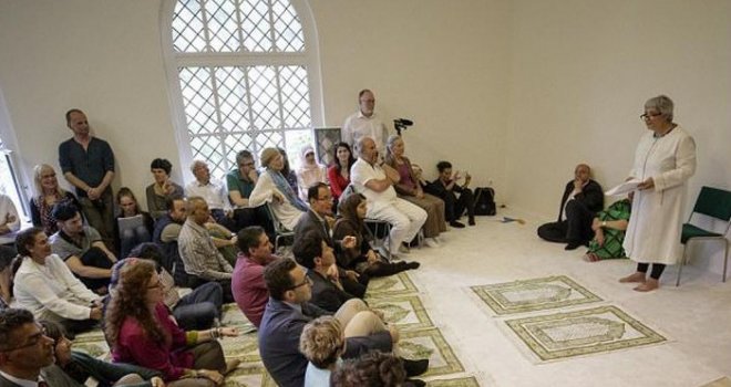 'Liberalna džamija' u Berlinu krši principe islama! Žene moraju biti pokrivene i ne smiju se miješati s muškarcima!