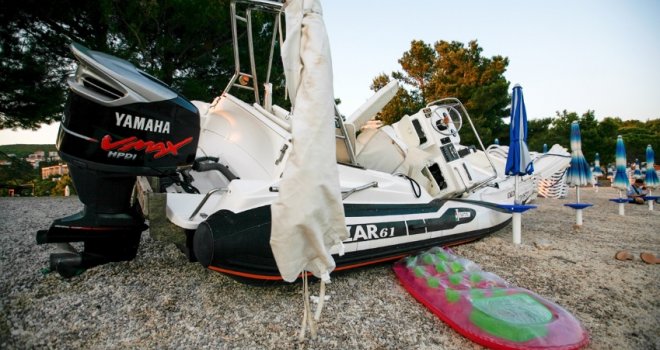 Užas u Crikvenici: Gliser izletio na plažu punu kupača, tri osobe povrijeđene