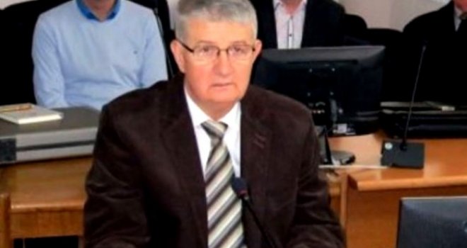 Pretukao advokata Rifata Konjića: Sačekao ga ispred zgrade pa mu polomio vilicu!