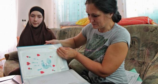 Šest godina žive u mraku: 'Djeca su škole završila uz svijeće, zimi sam ložila odjeću