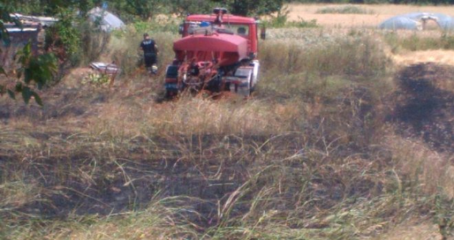 U požaru kod Srpca poginuo muškarac, tijelo 53-godišnjaka pronađeno na sredini njive