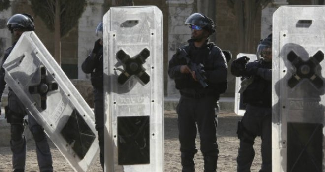 Al-Aqsa: Izraelske snage ponovo ispalile suzavac na vjernike