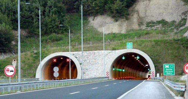 Ako putujete u BiH, naoružajte se strpljenjem! Uske i opasne ceste pune rupa, mračni tuneli u kojim kaplje voda...