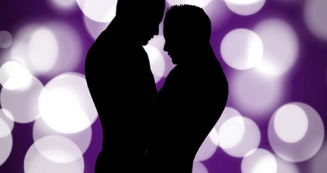 Žena uhvatila muža u klinču s kumom, srušila se od šoka, a oni se 'zaglavili'...