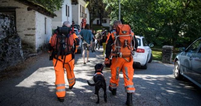 Osam osoba nestalo u odronu zemlje u alpskoj dolini u Švicarskoj