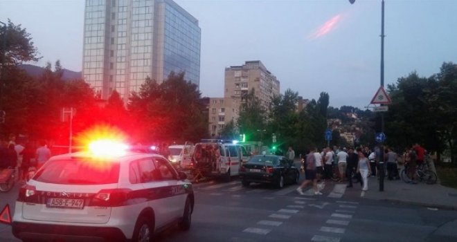 Saobraćajna nesreća u Sarajevu: Maloljetnica pala s motora