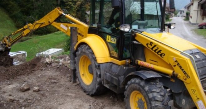 Vanredna odluka: Svi raspoloživi rovokopači pomažu ViK-u