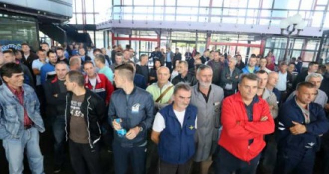Dramatični momenti među radnicima Željeznica RS-a: Još jednom štrajkaču pozlilo, sutra dolaze supruge i djeca 