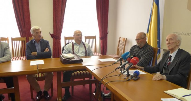 Da nismo tu gdje jesmo, ovog pitanja ne bi bilo: Kako 'smjestiti' bosanski jezik u bh. škole?