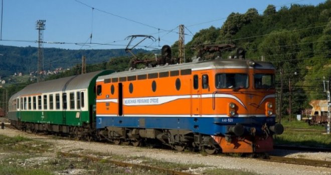 Kod Doboja putnički voz usmrtio ženu