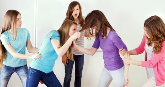 Maloljetnicama koje su u Banjaluci pretukle djevojčicu i sve snimale telefonom prijeti i do pet godina zatvora