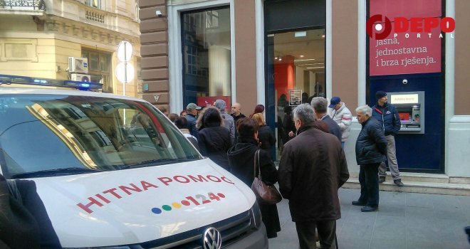 Drama u Sarajevu: Štediše upale u Addiko banku, došlo do sukoba sa osiguranjem!