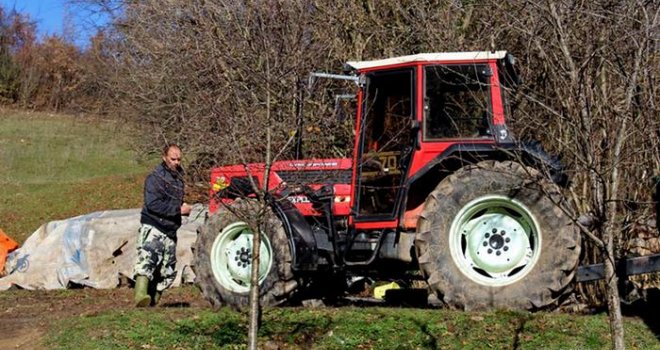 U ovom selu kod Srebrenice nastanjeno je samo šest kuća, ali mladi ni ne pomišljaju na odlazak: Mi dobro živimo...