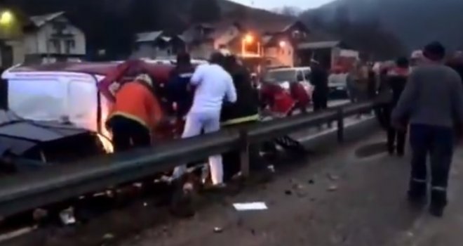 Kolege zajedno otišle u smrt: Poznat identitet mladića stradalih u jutrošnjoj nesreći