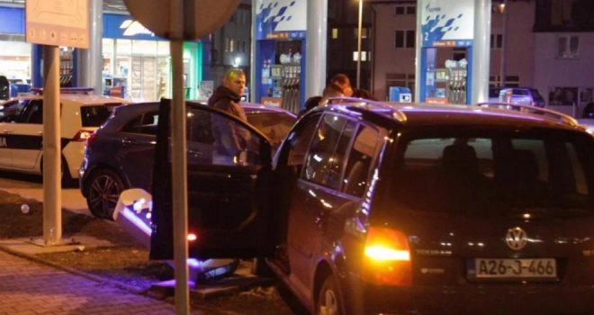 Sletio s ceste i završio na benzinskoj pumpi, povrijeđene dvije osobe: Trkali se glavnom saobraćajnicom?