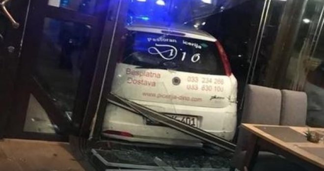 Sudar na Dobrinji: Dostavno vozilo od SILINE UDARA završilo u pizzeriji, troje povrijeđenih