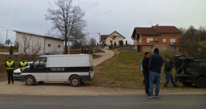 Sjekirom pokušao ubiti policajca, pa dobio metak u stražnjicu