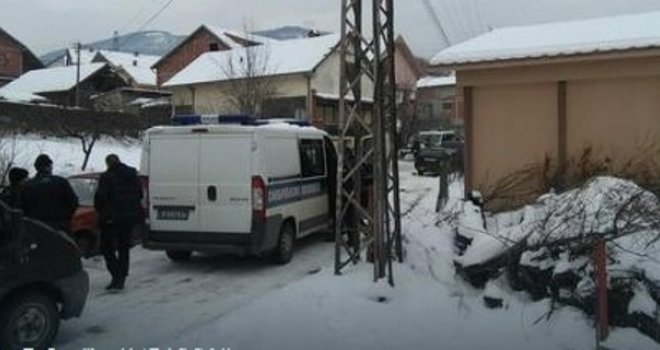 Jeziva tragedija: Automobil ubio dječaka dok se sankao, podletio mu pod točkve...