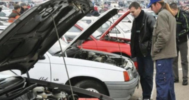 'Krševi' na bh. cestama: Za najjeftiniji novi auto bh. radnik mora izdvojiti 40 plaća, a Nijemac samo...