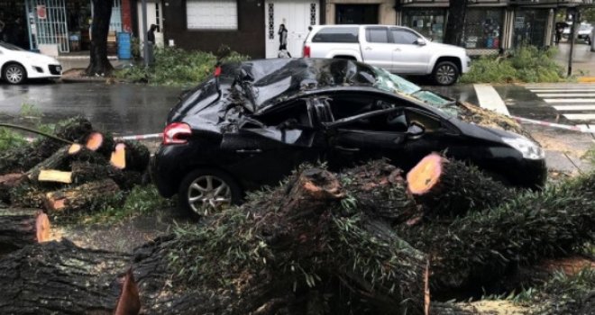 Snažna oluja pogodila Buenos Aires, ima mrtvih