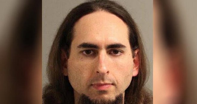 Ovo je čovjek koji je sačmaricom ubio petoro ljudi u novinarskoj redakciji: Skrivao se ispod stola, namjerno oštetio vlastite jagodice