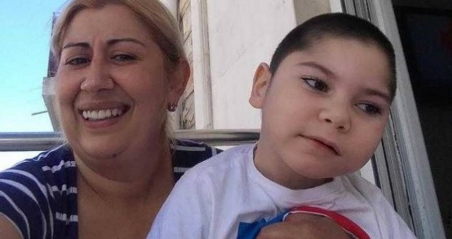 Zar mora majka da prodaje bubreg kako bi pomogla svom djetetu: 'Ne mogu više da gledam mog Afana vezanog za krevet'