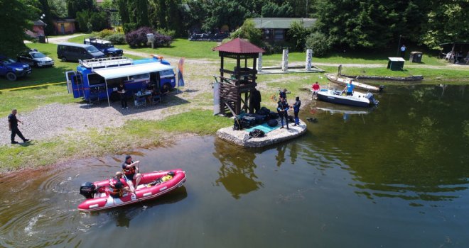 Iz jezera Bistarac kod Tuzle izvučeno tijelo 58-godišnjeg muškarca