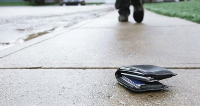 Policajac iz Prijedora pronašao izgubljeni novčanik, a u njemu 3.200 KM