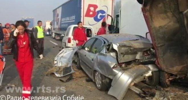 Dva stravična lančana sudara na istom mjestu, najmanje šestoro poginulih, 25 povrijeđenih: 'Ljudi su bukvalno zgužvani'