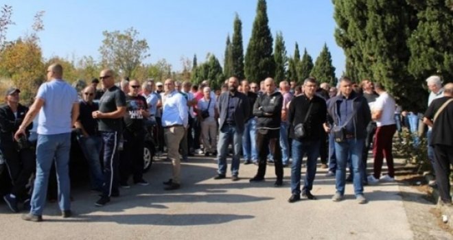 Ovo je samo prvi korak, ukoliko Vlada ne reaguje, u narednoj sedmici ćemo put Sarajeva