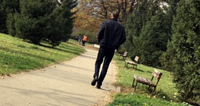 Pored dječijeg igrališta - manijak: Ugledala sam ga među borovima, sa spuštenim hlačama, samozadovoljava se...