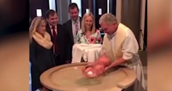Svešteniku tokom krštenja ispala beba iz ruku! Ceremonija je lijepo počela, a onda su se svi šokirali...