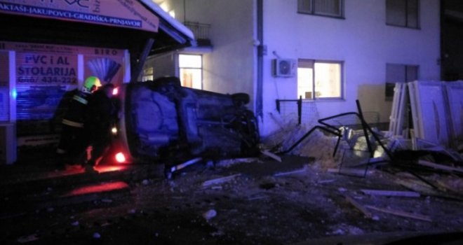 Banjalučaninu automobilom uletio pred kućni prag!