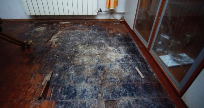 Podstanari mu demolirali stan, šteta preko 40 000 KM! Parket izgorio, namještaj uništen, sve smrdi po...