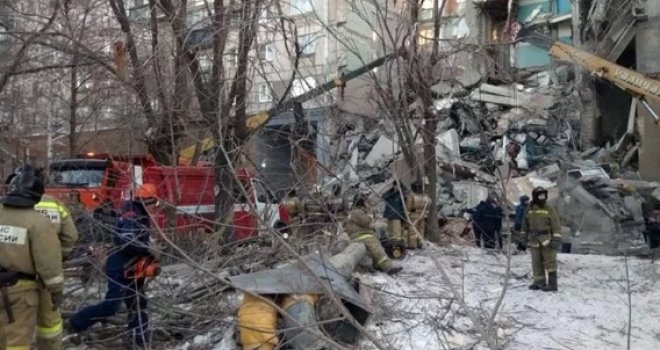 Pod ruševinama zgrade u Rusiji sedmero poginulih, oko 40 ljudi zarobljeno
