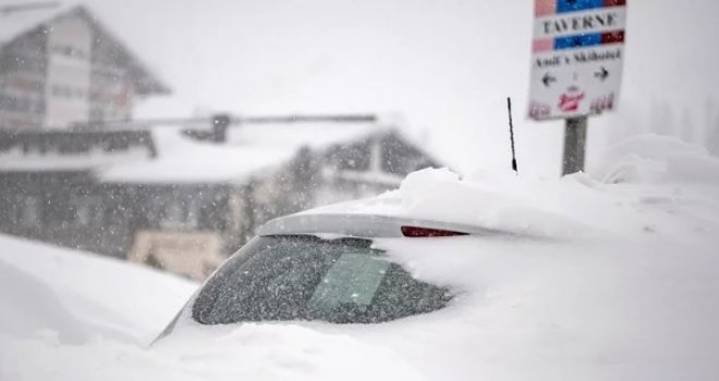 Sve više mrtvih, dijelovi Austrije pod deset metara snijega: Slijede najteži sati!