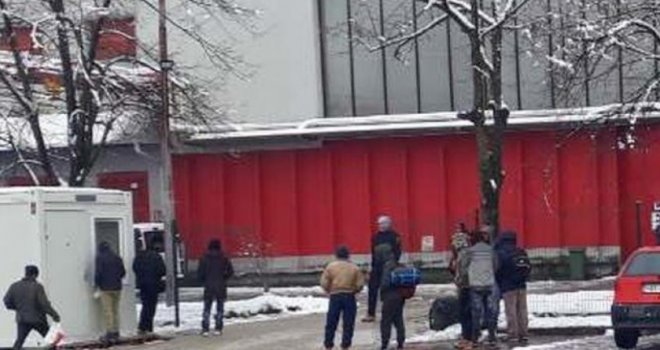 Masovna 'makljaža': Potuklo se više stotina migranata u Bihaću, ima i teže povrijeđenih