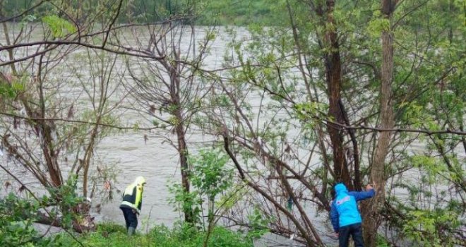Dječak upao u nabujali Mračajski potok, nikad nije pronađen: FUCZ nastavlja potragu, traga se i za Almirom Gluhićem