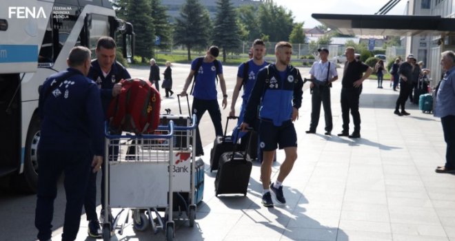 Nogometna reprezentacija BiH otputovala u Finsku: Svi igrači zdravi i spremni