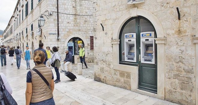 'Operiraju' po gradu: Državljanke BiH krale turiste u Dubrovniku, imaju i pomagačice