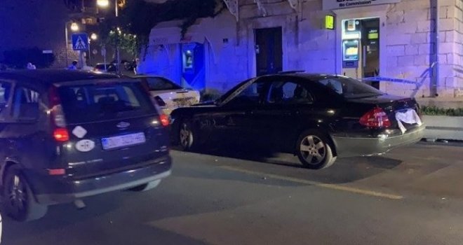 Burno u Dubrovniku: U taksistu ispaljeno šest metaka, napadači u bijegu