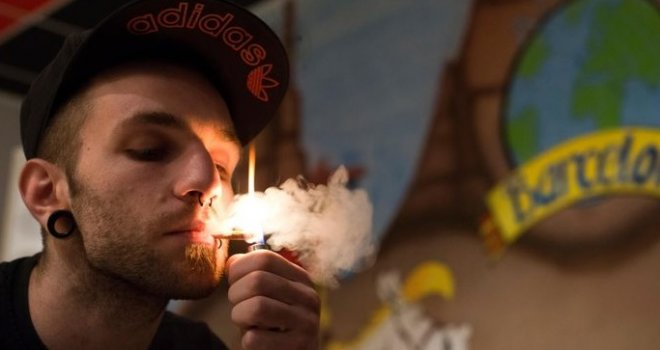 Opasni proizvod osvaja tržište narkotika: Obična 'trava' više nije u ponudi, dileri imaju novi hibrid, a konzumiraju ga i osnovnoškolci