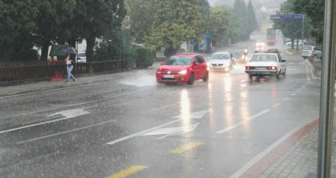 Prvi znaci jeseni: Stiže nam radikalna promjena vremena, dijelove BiH pogodit će žestoki pljuskovi