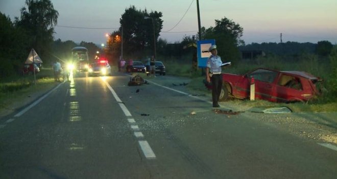 Stravična nesreća u BiH: Dvoje poginulih u sudaru 'golfa' i motocikla kod Bijeljine