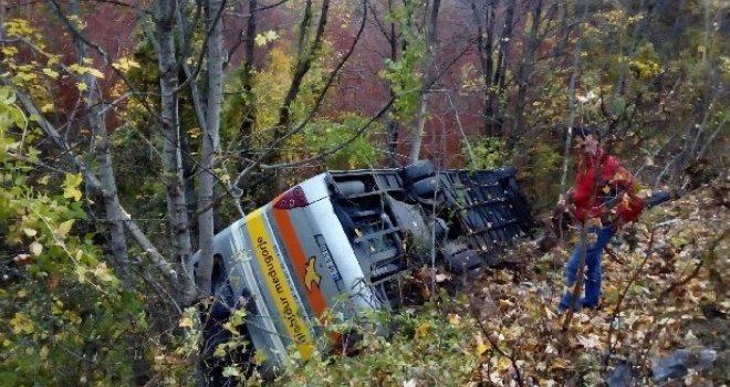 Nesreća kod Livna: Autobus sletio s puta, povrijeđene tri osobe