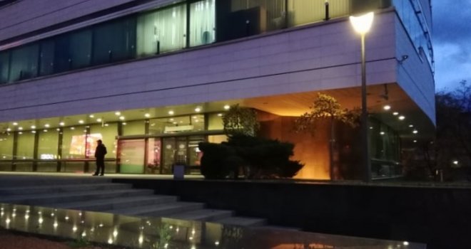 Uviđaj u Državnom parlamentu: Pripadnici SIPA-e istražuju sumnjivu pošiljku iz Beograda