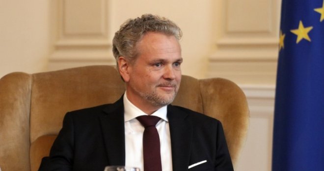 Johann Sattler tvrdi: 'Više od 30 miliona eura EU je dala za zbrinjavanje migranata u BiH...' A kako su potrošene pare?!