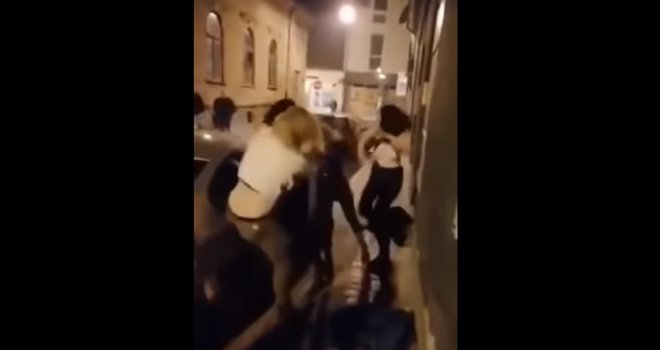 Šamarale se, gnječile, gazile, sijevali mišići, ali i minjaci: Četiri žene se mlatile ispred kluba!