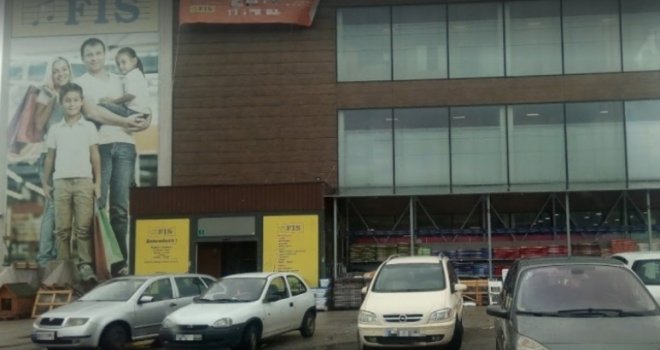 Dojava o bombi ispraznila TC FIS u Sarajevu, svi evakuirani